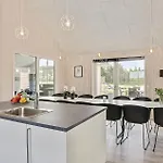 Seven-bedroom In * Spottrup