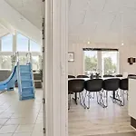 Seven-bedroom In * Spottrup