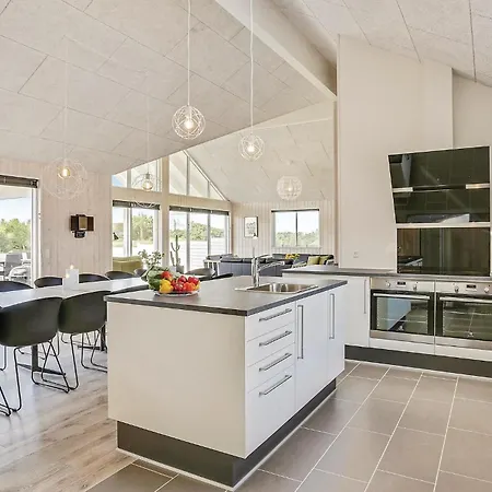 7 Bedroom Gorgeous Home In Spøttrup Feriehus