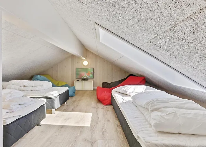 Holiday home Seven-bedroom In